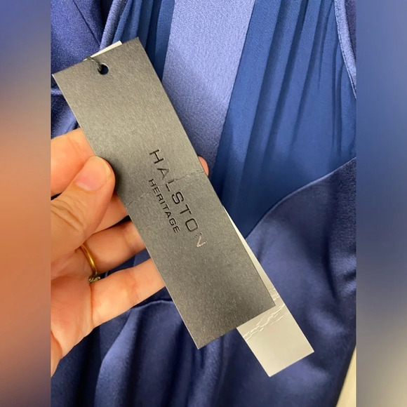 🏷️ NWT Halston Heritage Mesh Back V-Neck Satin Slip Evening Gown - Picture 10 of 13